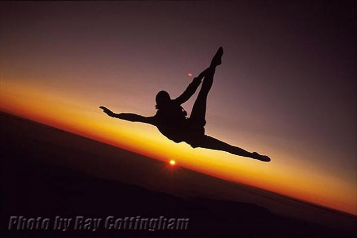 Самые впечатляющие фигуры парашютного спорта (19 фото)