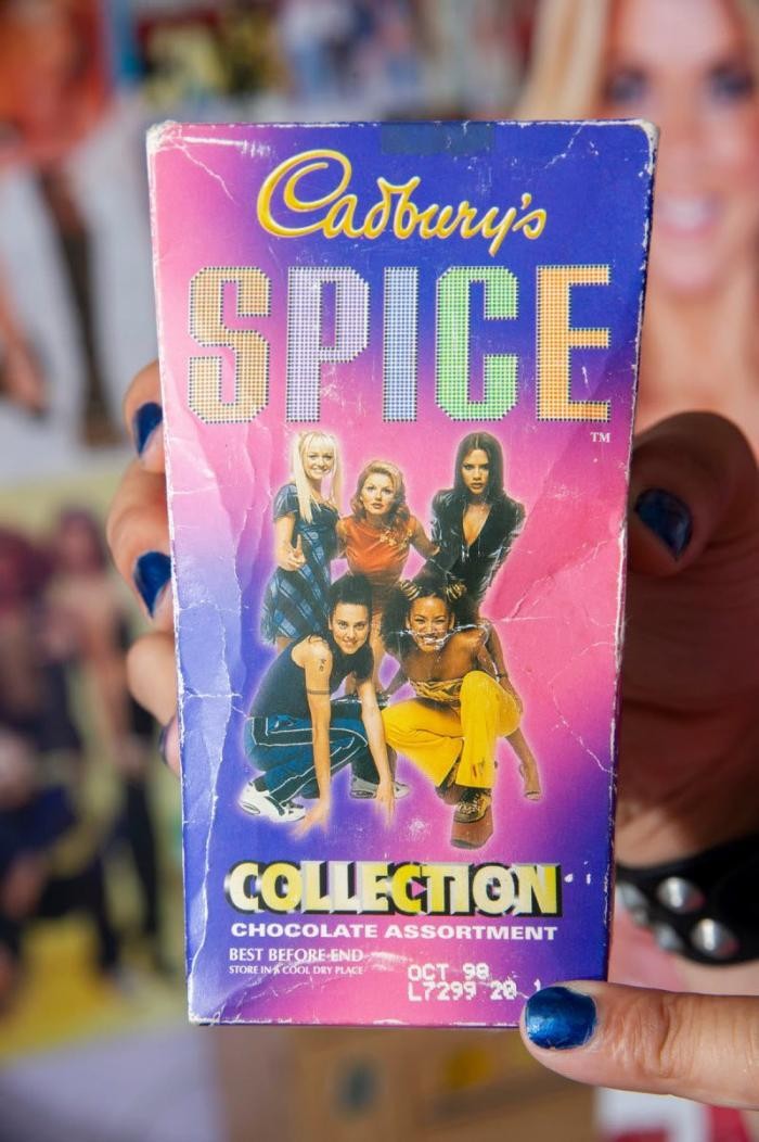 Фанатка Spice Girls потратила ?6 000 на памятные вещи (9 фото)