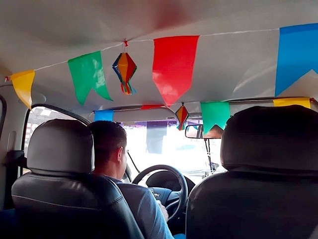 Таксисты умеют удивлять. Подборка веселых странностей из вселенной таксистов (17 фото)
