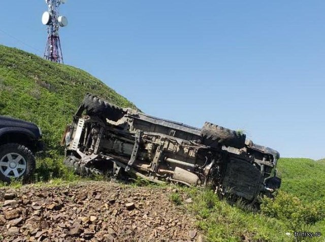 Жуткая авария во Владивостоке. Удивительно, все остались живы (5 фото)