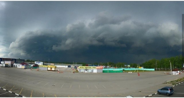 Сильный ураган обрушился на Ульяновск (6 фото)