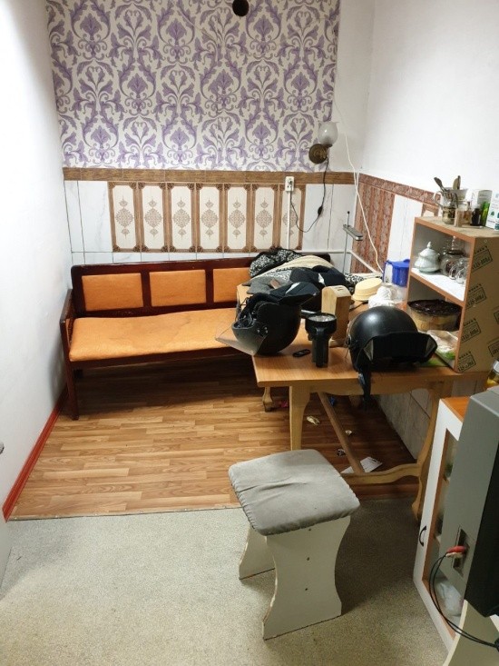 На зоне строго режима была найдена комфортабельная «квартиру» (3 фото)