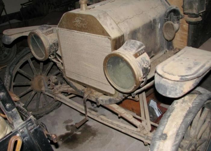 В амбаре нашли Ford Model T, которому больше 100 лет (9 фото)