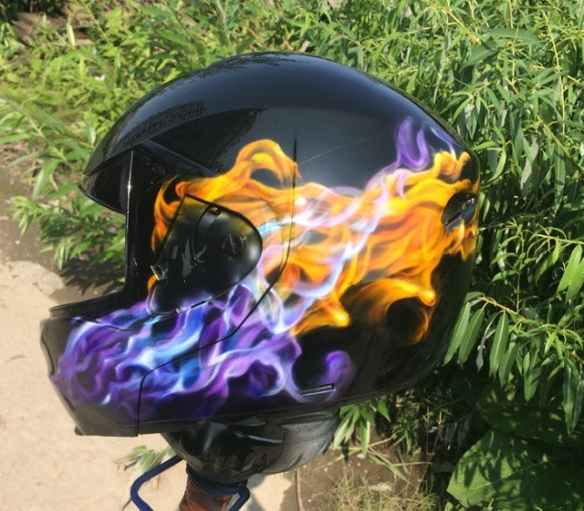 Мотоциклетный шлем до и после аэрографии (16 фото)