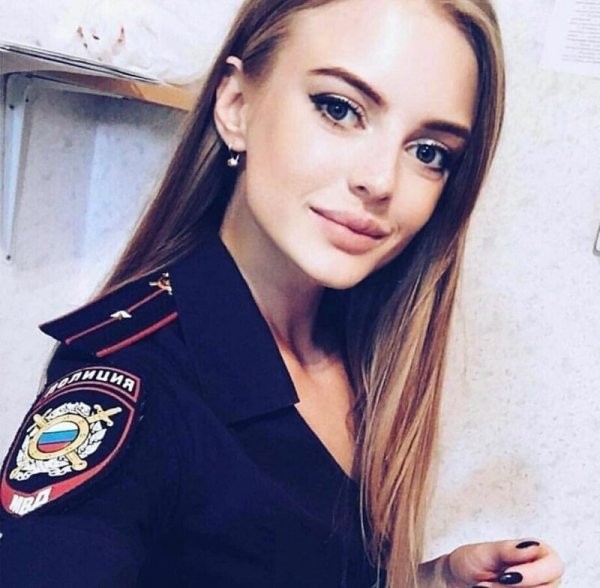 Самые сексапильные сотрудницы полиции (20 фото)