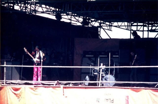 Подборка редких снимков с последнего концерта Джими Хендрикса(25 фото)