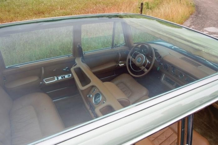 Лимузин Mercedes-Benz 1966 года со стеклянной крышей (17 фото)