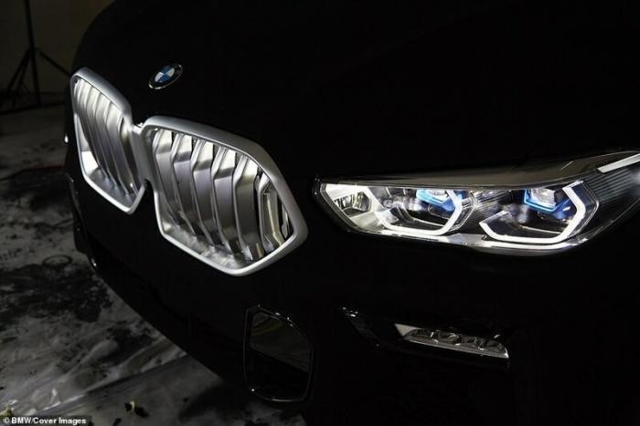 Чёрная дыра: BMW представляет новый внедорожник X6 Vantablack (8 фото)