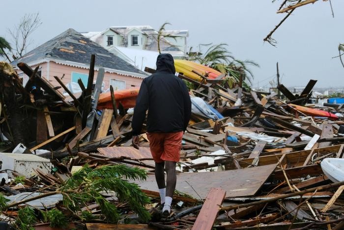 Масштабные последствия урагана "Дориан" (29 фото)