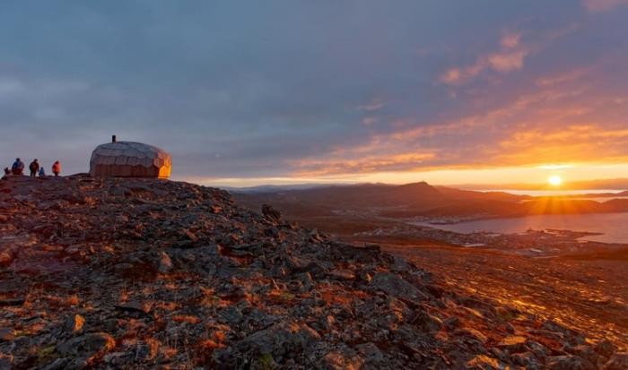 Хижина в горах Норвегии для отдыха туристов (19 фото)