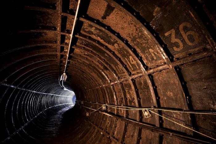Фотоэкскурсия: заброшенная подземка Лондона (15 фото)
