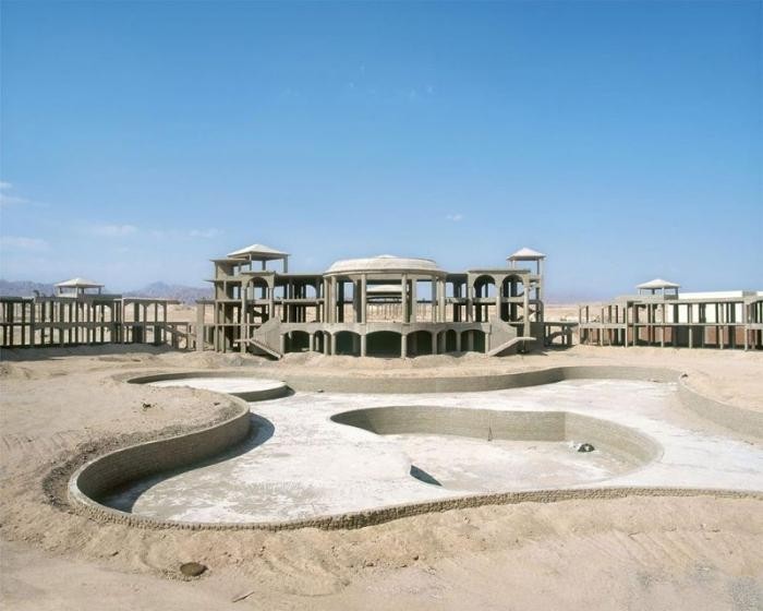 Заброшенные отели в египетской пустыне (20 фото)