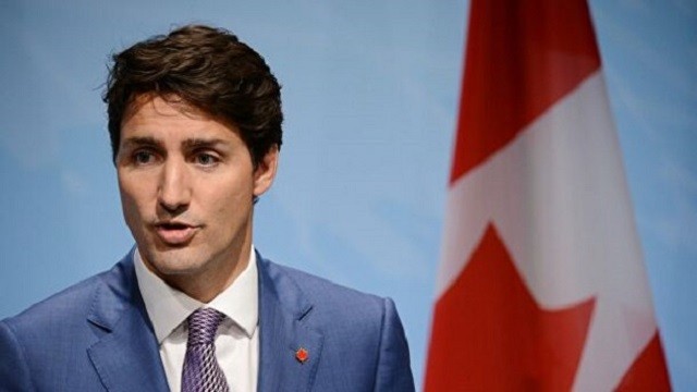 Премьер-министру Канады пришлось извиняться из-за фотографии (2 фото)