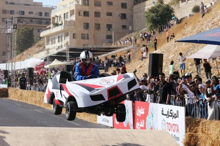 Как прошла гонка Red Bull Soapbox в Иордании (15 фото)