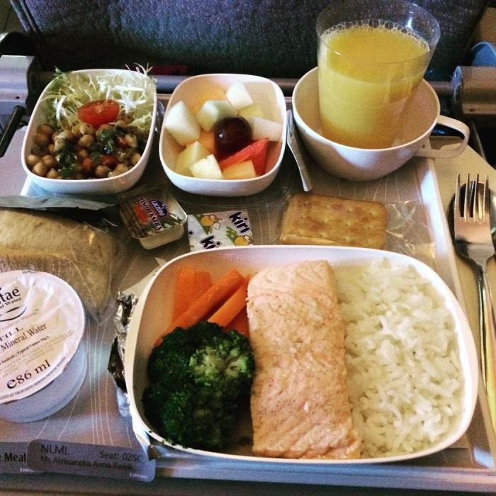 Еда на борту самолета в 15 авиакомпаниях (30 фото)