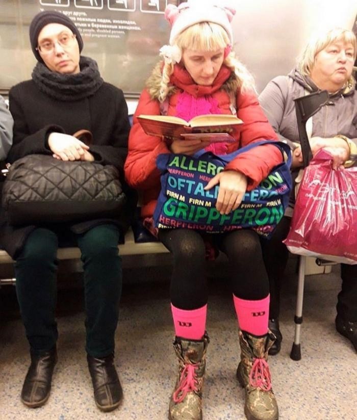 Беспощадная мода обитателей метрополитена (30 фото)