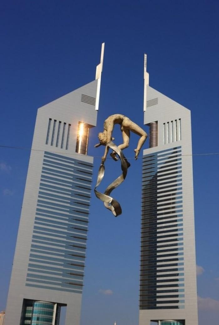 Скульптуры, которые бросают вызов гравитации (20 фото)
