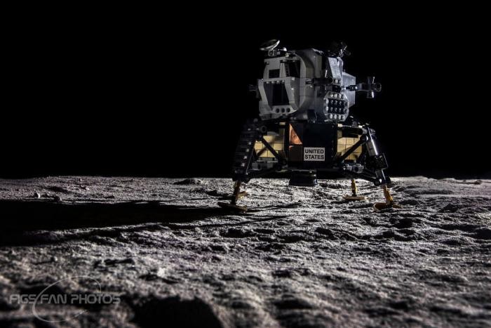 Парень воссоздает космические события с помощью Lego (16 фото)