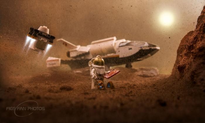 Парень воссоздает космические события с помощью Lego (16 фото)