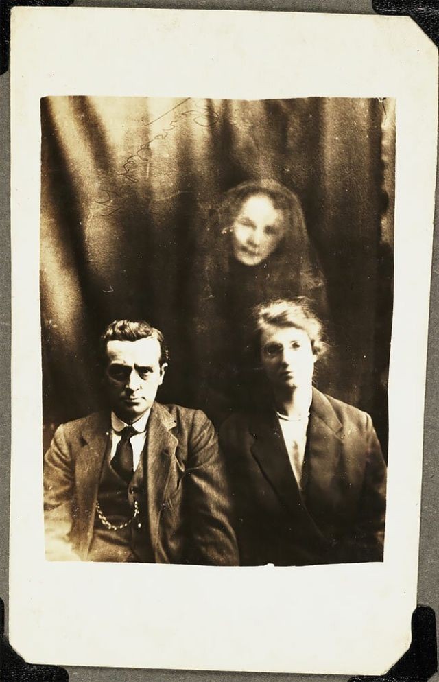 Мрачный фотошоп 1920-х годов: призрачные кадры Уильяма Хоупа (14 фото)