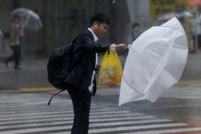 Последствия от тайфуна "Хагибис" в Японии (23 фото)