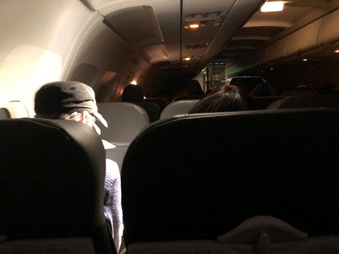 Попасть в один самолет с такими пассажирами - это настоящее наказание (15 фото)