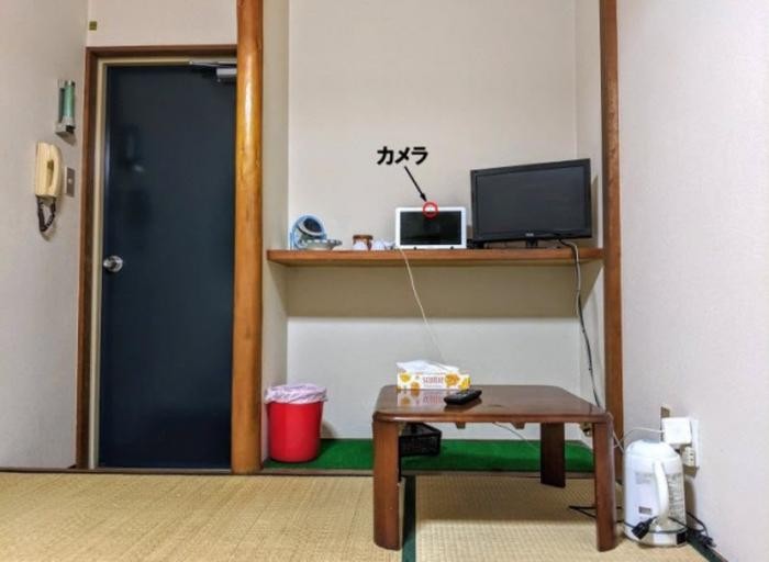 Маленький секрет самого дешевого отеля Японии (6 фото)