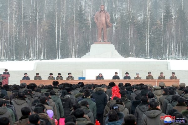 В Северной Корее состоялось открытие нового города (12 фото)