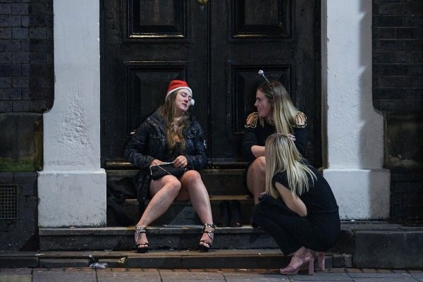 Как британская молодежь начала отмечать Рождество (26 фото)