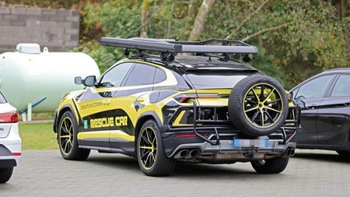 Lamborghini Urus превратили в машину для спасателей (8 фото)