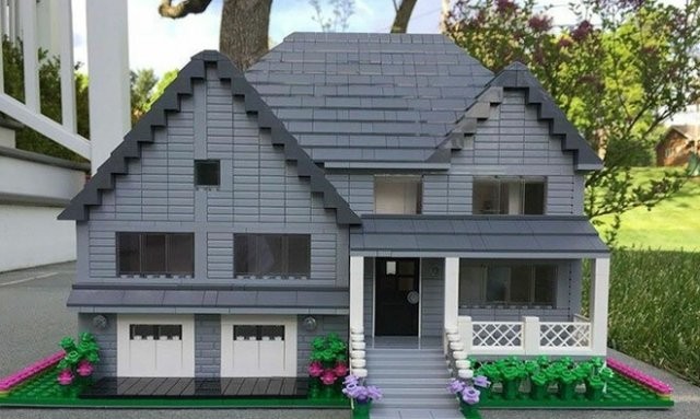 Дизайнер делает потрясающие дома из LEGO (20 фото)