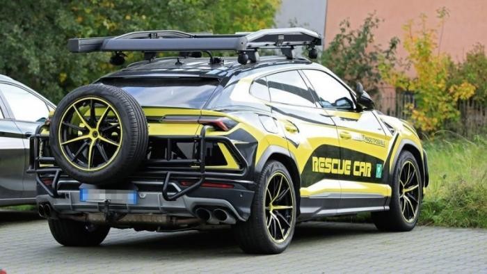 Lamborghini Urus превратили в машину для спасателей (8 фото)