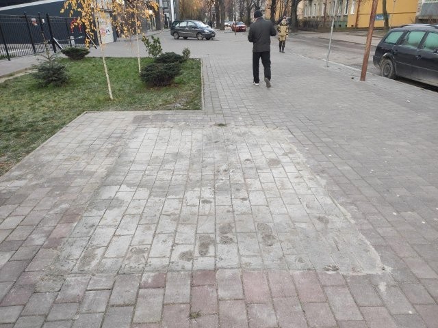 В Калининграде нашли инновационный способ укладки плитки (3 фото)