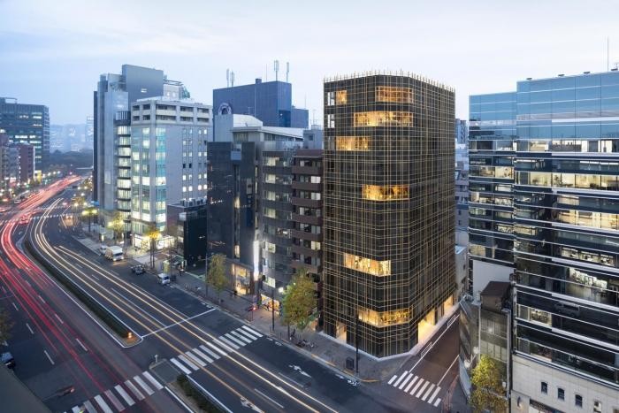 Необычное офисное здание в Токио (28 фото)