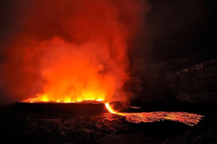 Кратер вулкана Ньирагонго (29 фото)