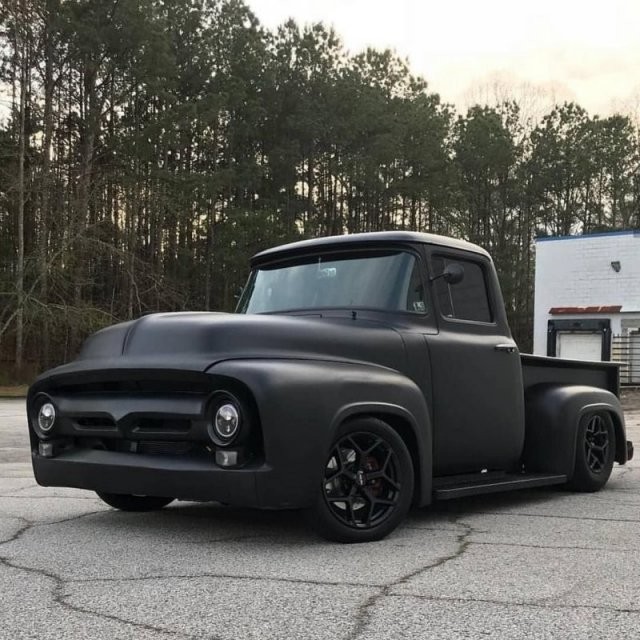 Ford 1956 в который установили двигатель от Mustang (11 фото)