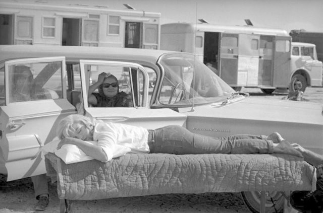 Мерилин Монро на съемках своего последнего фильма (13 фото)