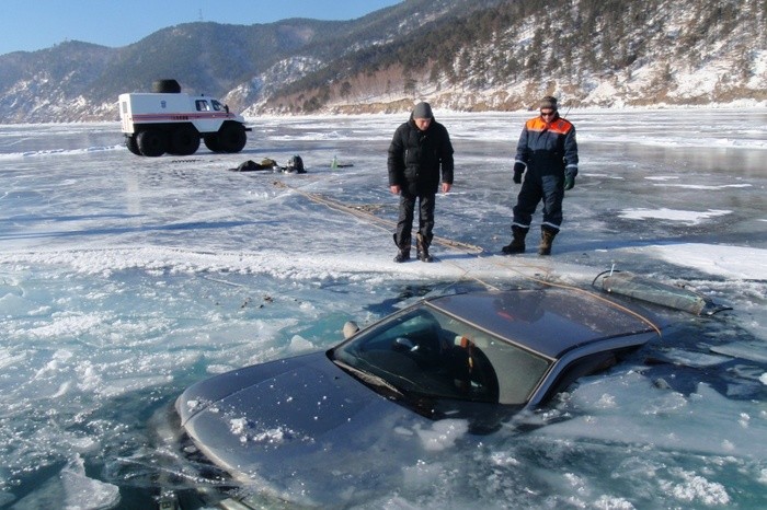 Лед какой толщины выдерживает автомобиль? (6 фото)
