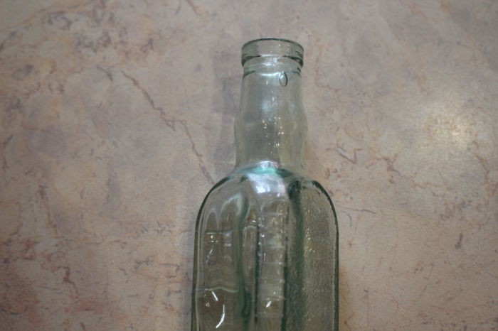 Зачем в СССР делали треугольные стеклянные бутылки (6 фото)