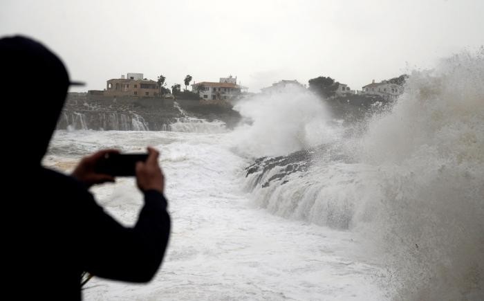 Мощный ураган «Глория» в Испании (18 фото)