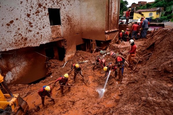 Последствия от аномальных ливней в Бразилии (11 фото)