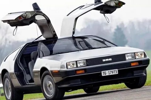 DeLorean возобновляет производство «Машины времени» DMC-12 (3 фото)