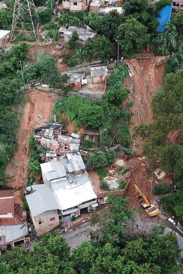 Последствия от аномальных ливней в Бразилии (11 фото)