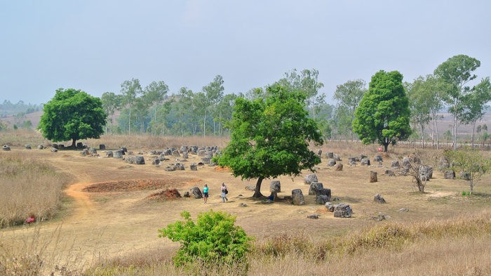 «Долина каменных кувшинов» в Лаосе (8 фото)