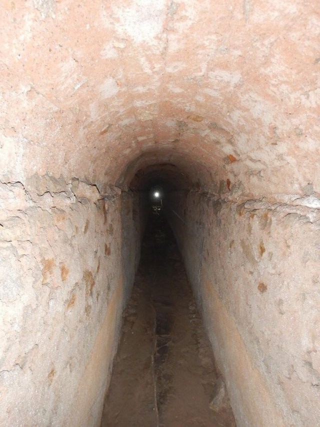 Под Помпеями нашли сеть древних тоннелей (8 фото)