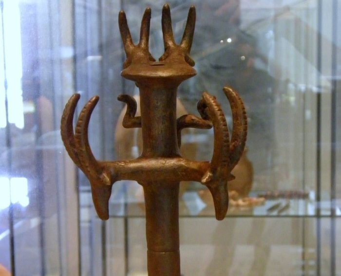История самой древней в мире короны (8 фото)