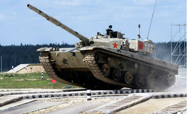 Самая большая танковая армада в мире (4 фото)