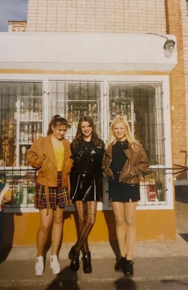 Девушки из 1990-х (15 фото)