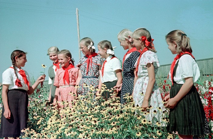 Привычки из СССР, которые пошли бы на пользу современным детям (8 фото)