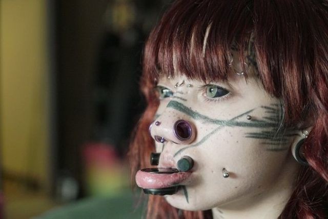 Кьяра - 18-летняя итальянка, превратившая себя в кошмар (15 фото)